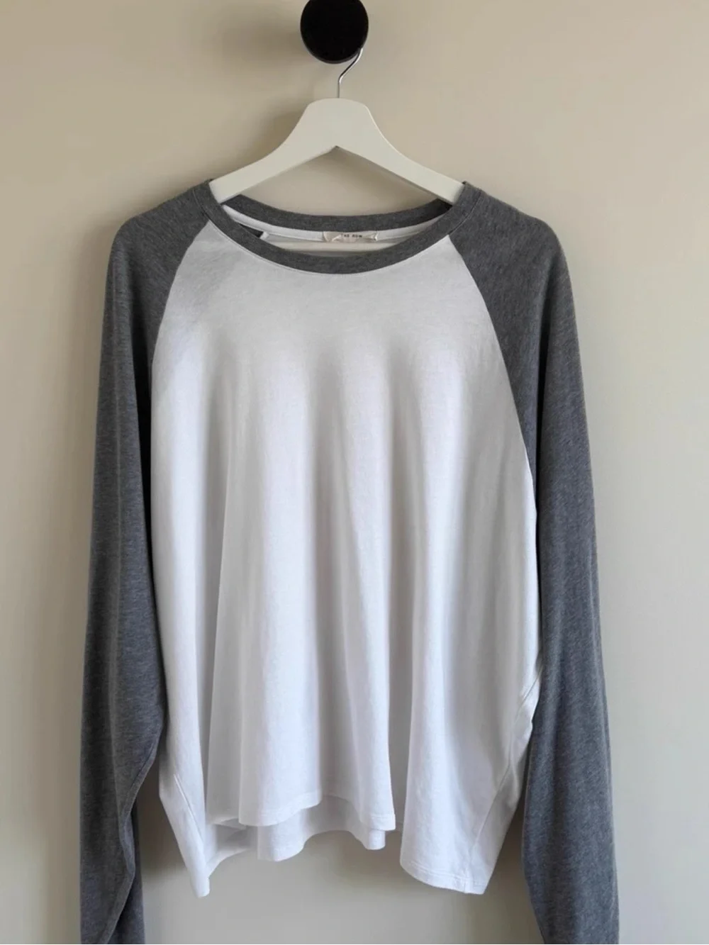 The Row Jameson T-Shirt Classic White and Gray Raglan Men's Sweater Size M